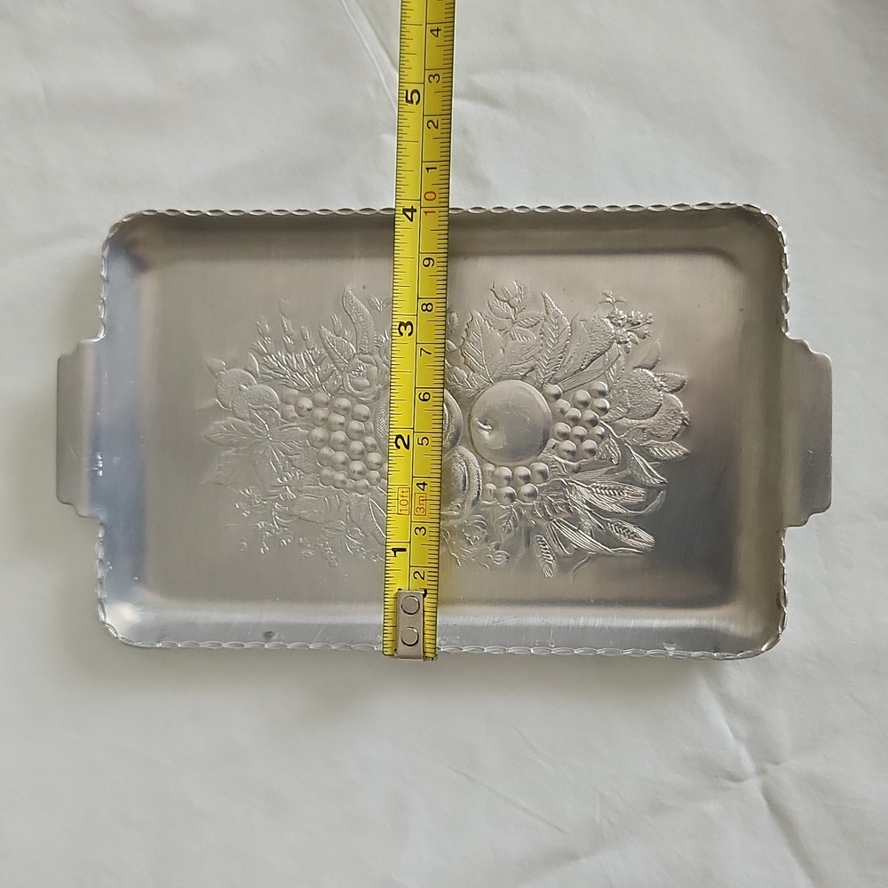 Vintage aluminum small trays and coasters. Fruit design - Picture 9 of 9